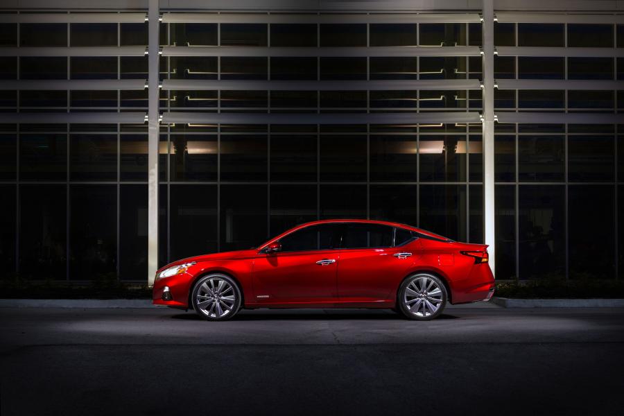 Nissan Altima Platinum Edition ONE 2018 года  (фото 11 из 25)
